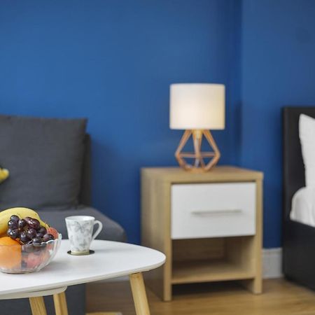 Studio Apartment By Homely Stays London Ngoại thất bức ảnh