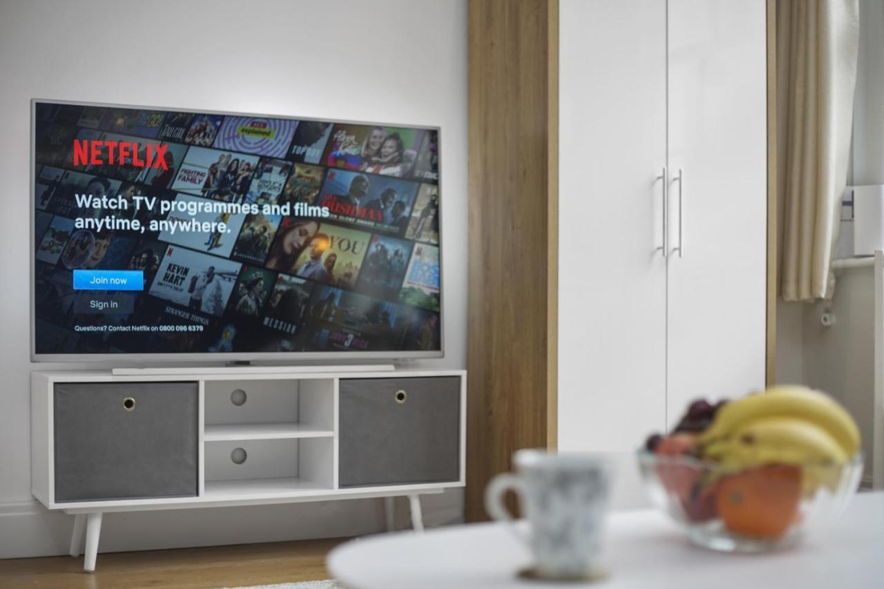 Studio Apartment By Homely Stays London Ngoại thất bức ảnh